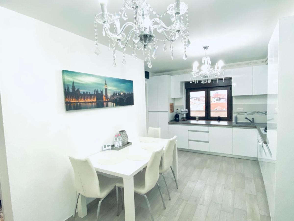 Venetia Apartament - Timisoara Apartment Ngoại thất bức ảnh